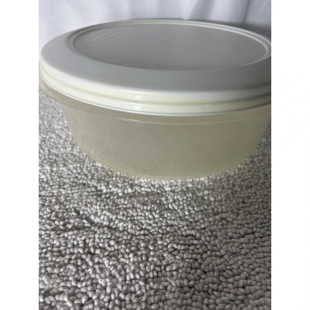 VTG Rubbermaid 1.6 Gallon Round Clear Plastic Food Storage Container 